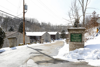 Kellywood Manor in New Kensington, PA - Building Photo - Building Photo