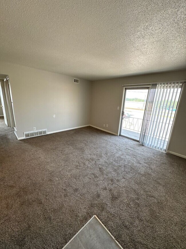 802 Ruth Ann Dr in Sedalia, MO - Building Photo - Building Photo
