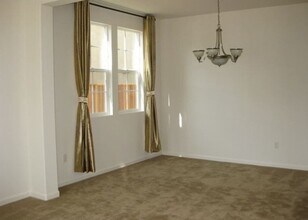 13 Baritan Bay Ct in Pittsburg, CA - Building Photo - Building Photo