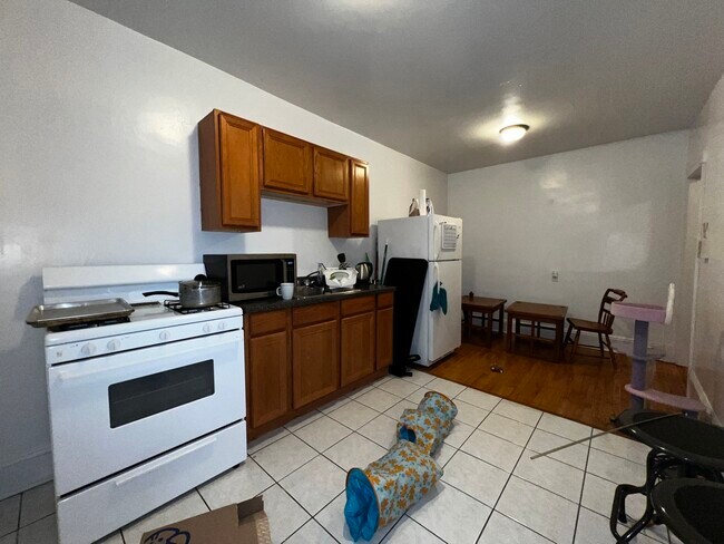 3053 W Argyle St in Chicago, IL - Building Photo - Building Photo