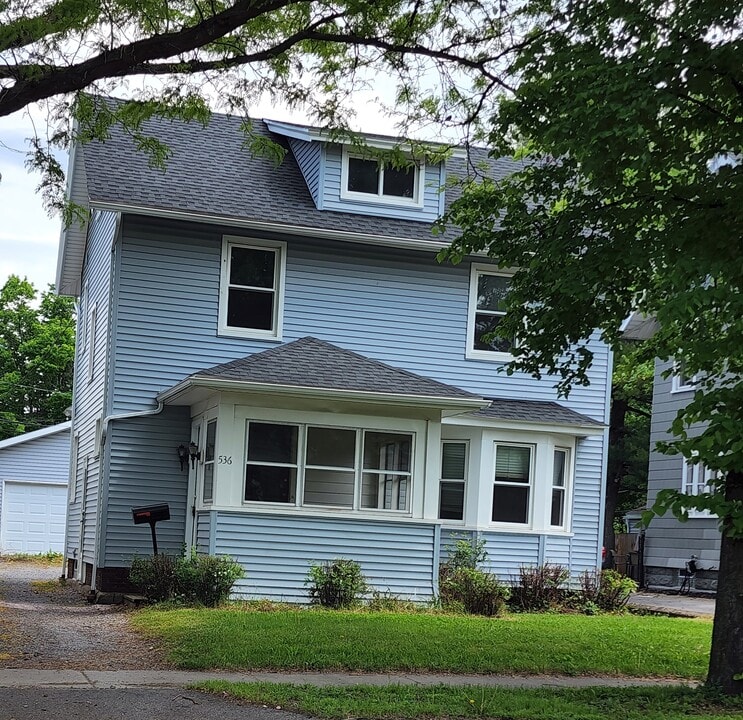 536 Merchants Rd in Rochester, NY - Foto de edificio
