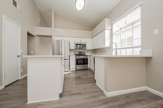 1945 Curio Dr in North Las Vegas, NV - Building Photo - Building Photo