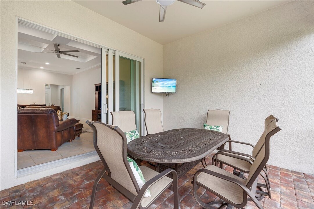 9328 Fieldstone Ln in Naples, FL - Building Photo