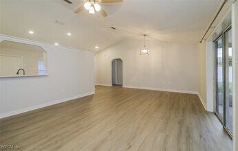 3919 SE 2nd Pl in Cape Coral, FL - Building Photo - Building Photo