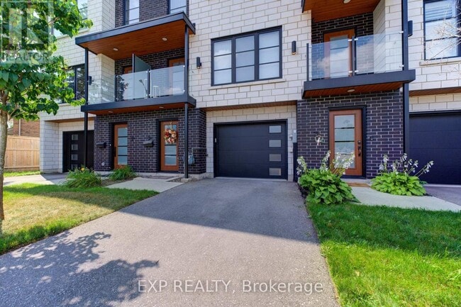 property at 3 Spring Ln