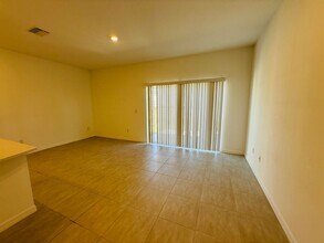 2264 Paravane Way in Wesley Chapel, FL - Building Photo - Building Photo