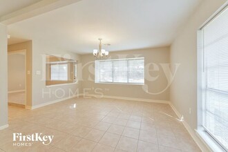 214 Oakwood Dr in Spring, TX - Building Photo - Building Photo