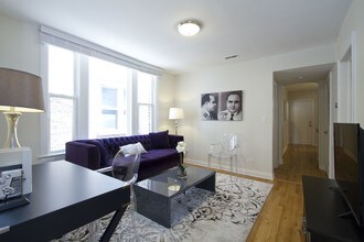 2149 W Division St, Unit 2R in Chicago, IL - Building Photo - Building Photo