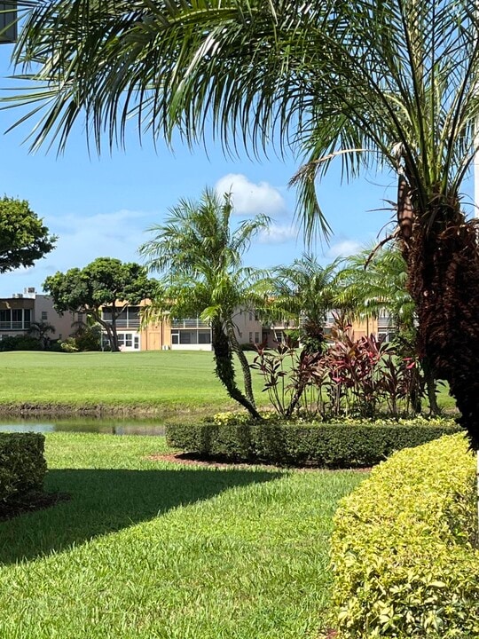 449 Piedmont J in Delray Beach, FL - Building Photo
