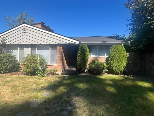 property at 931 N 163rd St