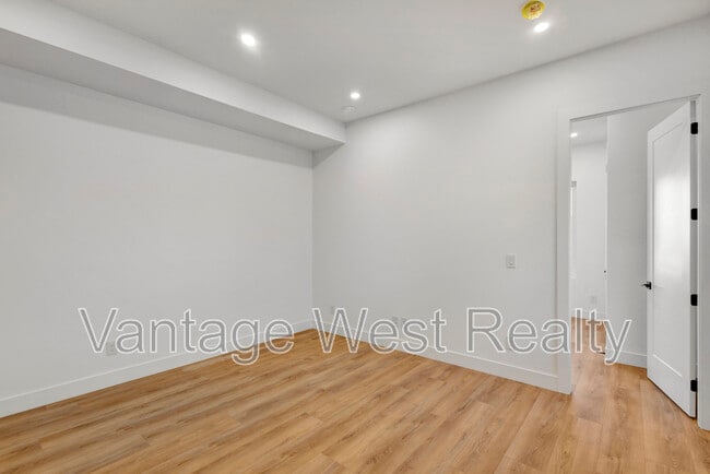 property at 1122 Pearcy Ct