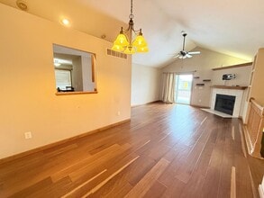 3502 Wilder Dr in Bloomington, IL - Building Photo - Building Photo