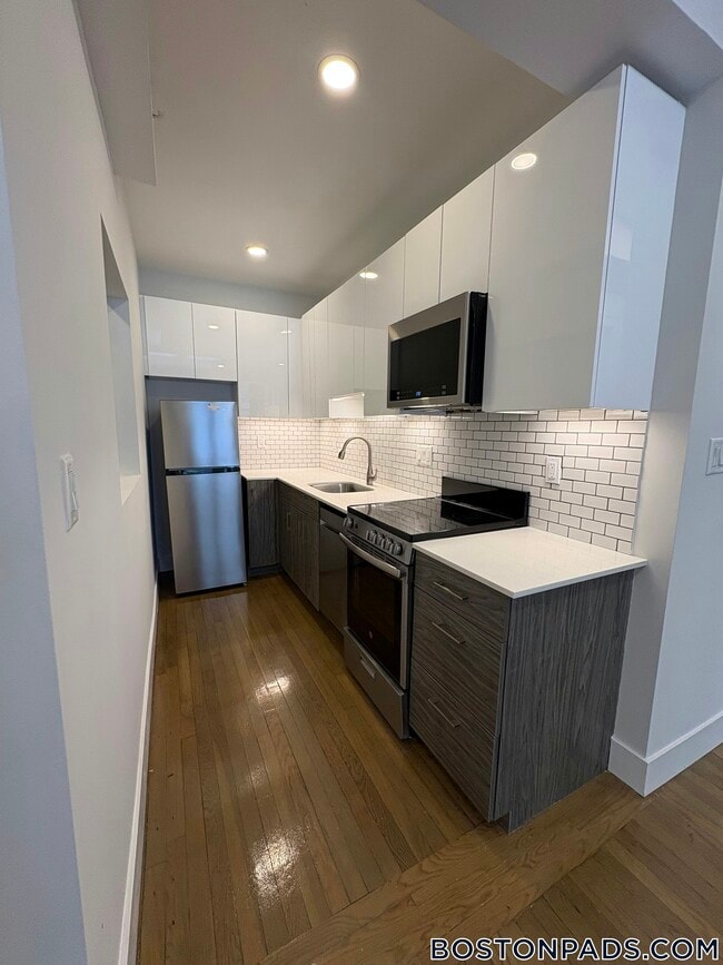 11 Peterborough St, Unit 10
