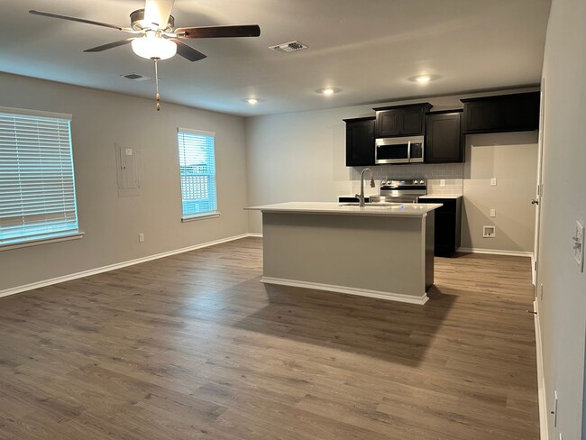 230 SW 34th St in Moore, OK - Building Photo - Building Photo