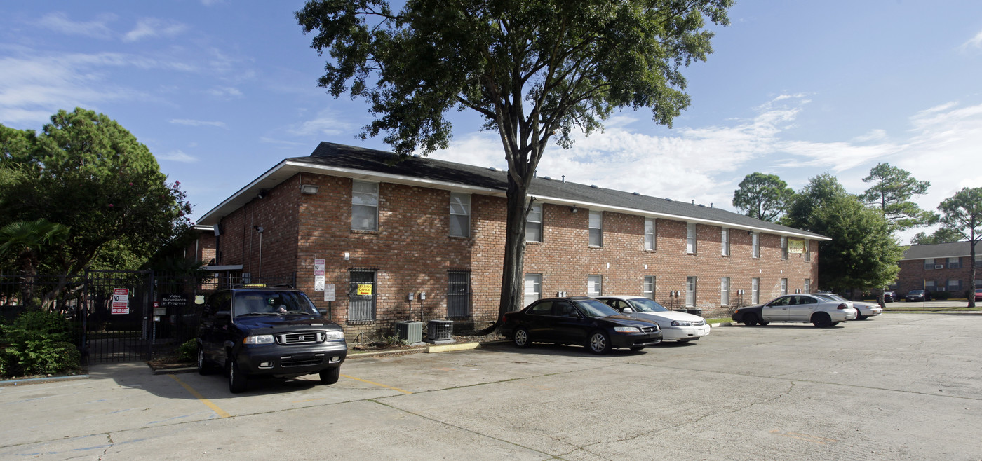 Bon Caree at N Donmoor in Baton Rouge, LA - Building Photo