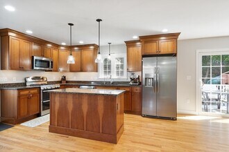 18 Sonrel St in Woburn, MA - Building Photo - Building Photo