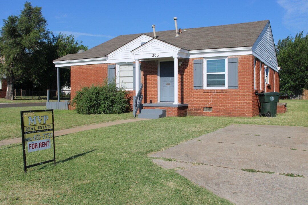 803 N Key Blvd in Midwest City, OK - Building Photo