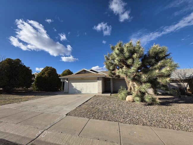 property at 987 Shadow Crest Cir