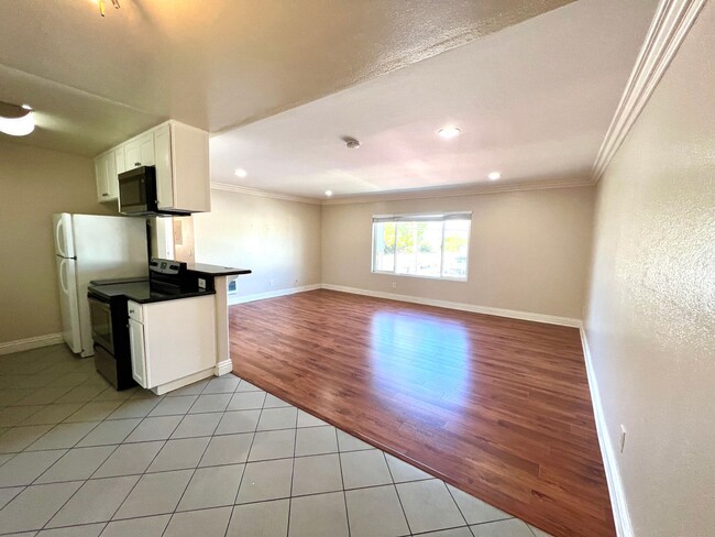 1720 Newport Ave in Long Beach, CA - Building Photo - Building Photo