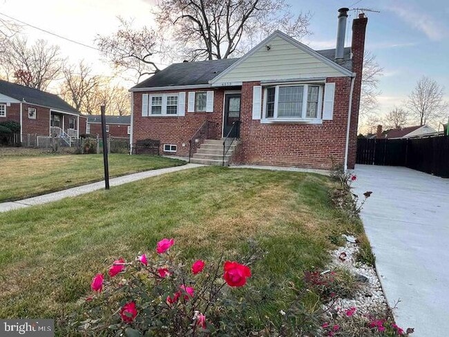 4903 N Barnaby Ln in Temple Hills, MD - Building Photo - Building Photo