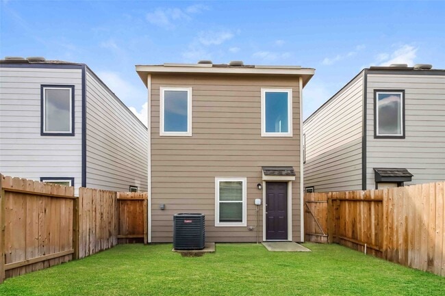 15304 Estrella Rd E in Houston, TX - Building Photo - Building Photo