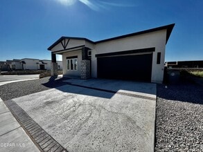14852 Mike a Mendoza Ave in El Paso, TX - Building Photo - Building Photo