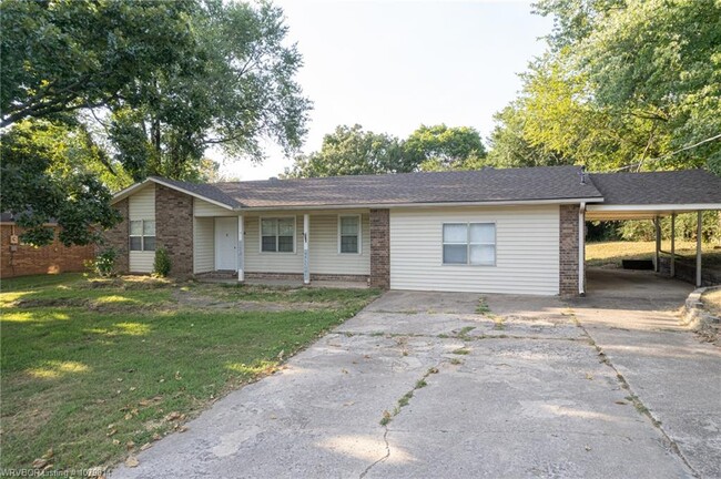 402 Maple Shade Rd in Alma, AR - Building Photo - Building Photo