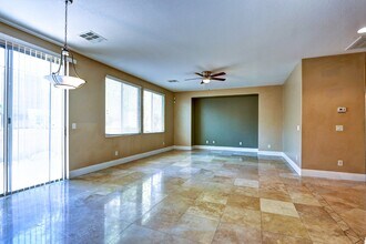 6807 Pleasantville Ct in Las Vegas, NV - Foto de edificio - Building Photo