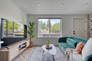 5222 SE Holgate Blvd in Portland, OR - Building Photo