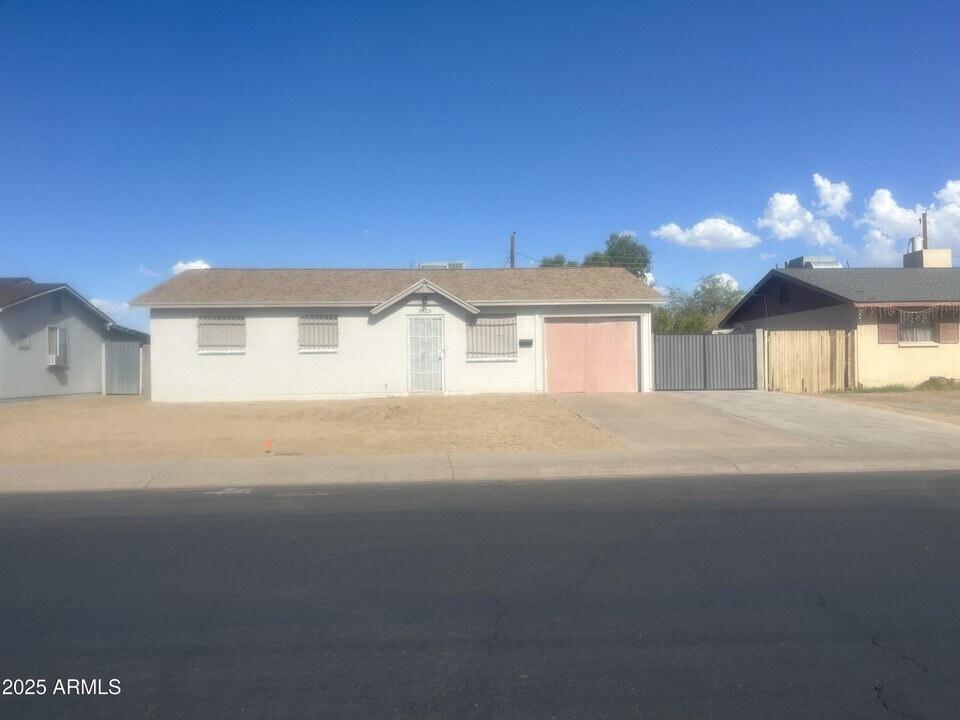3823 N 81st Ave in Phoenix, AZ - Building Photo