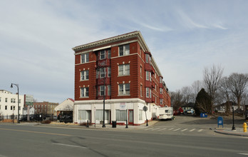 592 North St in Pittsfield, MA - Building Photo - Building Photo