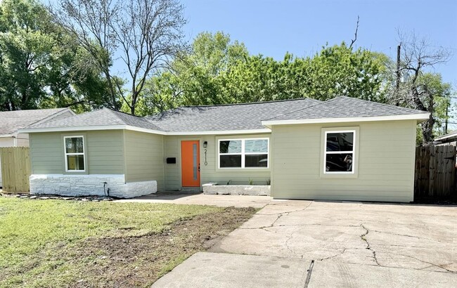 2110 Garvey Dr