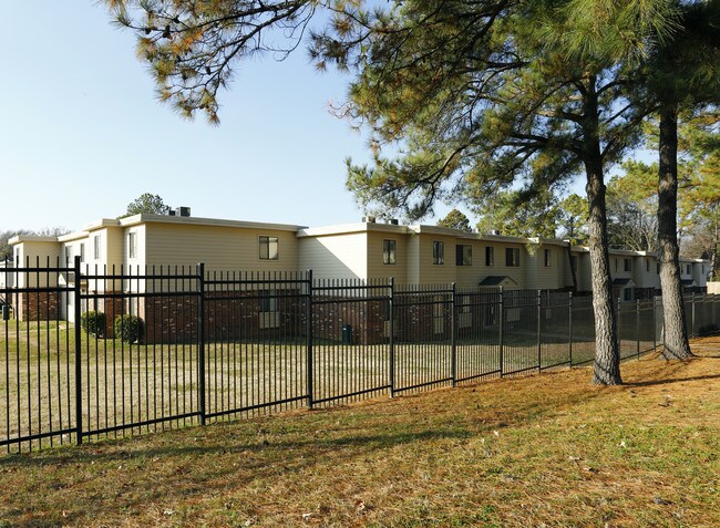 Presidential West Apartments in Memphis, TN - Foto de edificio - Building Photo