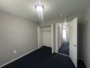 5000 Hilltop Acres Rd in Perry Hall, MD - Foto de edificio - Building Photo