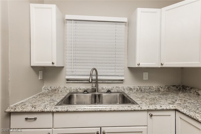 property at 914 Apple Ave