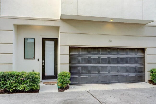 64 N Hutcheson St in Houston, TX - Building Photo - Building Photo