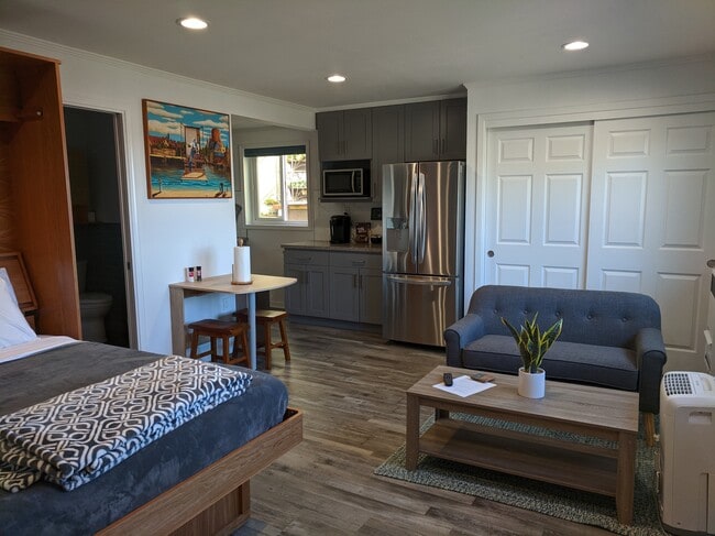 182 Ardendale Dr, Unit A in Daly City, CA - Building Photo - Building Photo