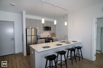 815 W Van Buren St-Unit -903 in Chicago, IL - Building Photo - Building Photo