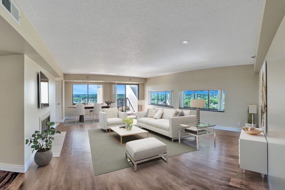 Skyrise Luxury Apartments in Kalamazoo, MI - Building Photo