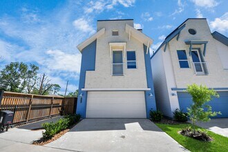 1053 Glenn Ave in Houston, TX - Building Photo - Building Photo
