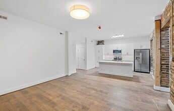 12 W Bank St in Petersburg, VA - Foto de edificio - Building Photo