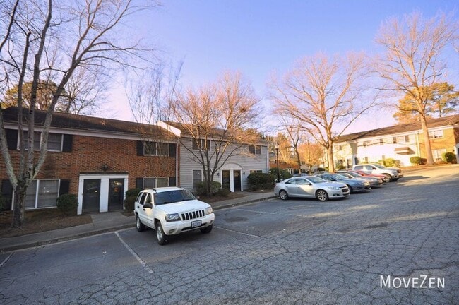 2841 Tully Square in Winston-Salem, NC - Building Photo - Building Photo