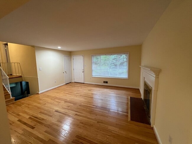 2917 Breezy Terrace in Alexandria, VA - Building Photo - Building Photo