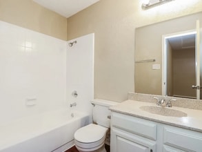 3802 Wooddale Ct in Grand Prairie, TX - Building Photo - Building Photo