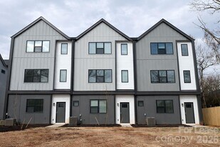 3440 Brookshire Blvd in Charlotte, NC - Building Photo
