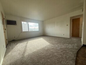 1223 Smelter Ave NE in Black Eagle, MT - Building Photo - Building Photo