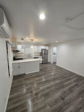 10334 S Wilton Pl in Los Angeles, CA - Building Photo - Building Photo