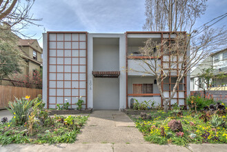 3018 Fulton St in Berkeley, CA - Building Photo - Building Photo