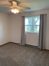 112 Lake Rd in Portage, WI - Building Photo - Building Photo