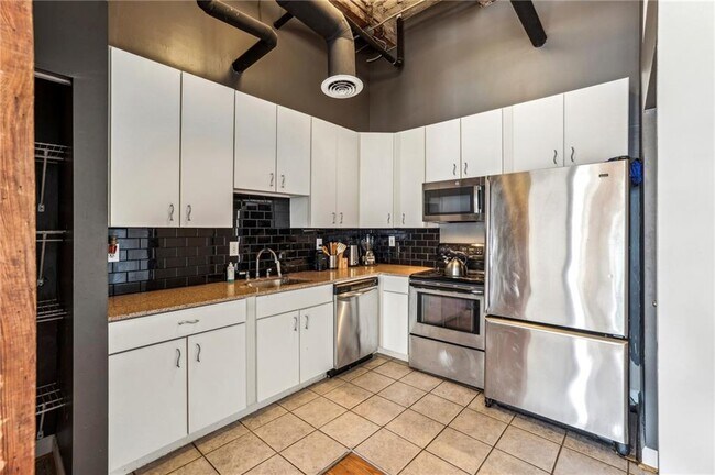 326 Nelson St SW in Atlanta, GA - Building Photo - Building Photo